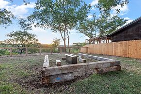 Guadalupe Bluff Bunk House 5 Bedroom Home by RedAwning