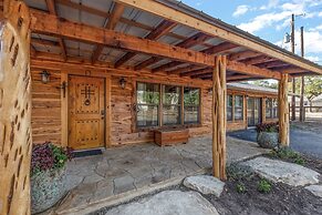 Guadalupe Bluff Bunk House 5 Bedroom Home by RedAwning