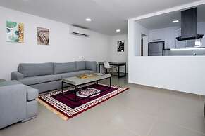 Crest Apartments & Suites