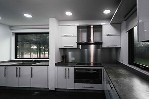 Crest Apartments & Suites