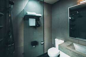 Crest Apartments & Suites