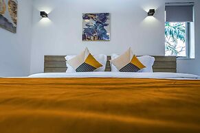 Crest Apartments & Suites