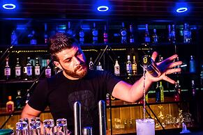 Crest Apartments & Suites