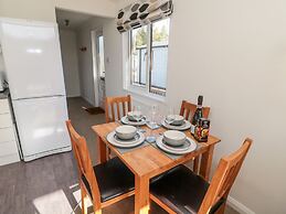 Pinecone Lodge - No 9