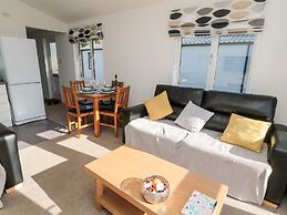 Pinecone Lodge - No 9