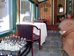 Salty Towers Oceanfront Cottages