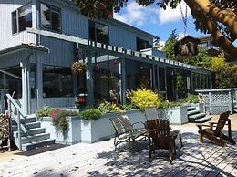 Salty Towers Oceanfront Cottages