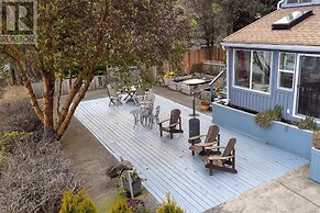 Salty Towers Oceanfront Cottages