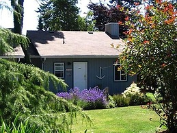 Salty Towers Oceanfront Cottages
