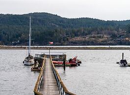 Salty Towers Oceanfront Cottages