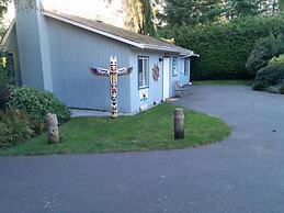 Salty Towers Oceanfront Cottages