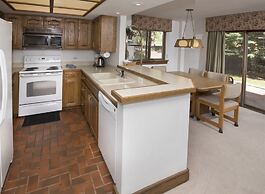 Village Inn Plaza 103