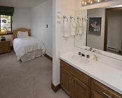 Village Inn Plaza 103