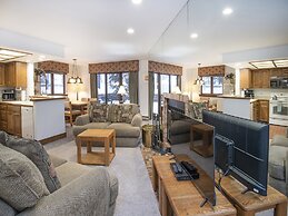 Village Inn Plaza 103