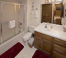 Village Inn Plaza 103