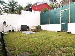 Airport traveler's home. - Hostel