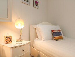 11 Cove View Apartments