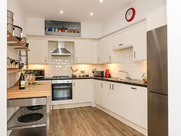 11 Cove View Apartments