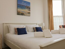 11 Cove View Apartments