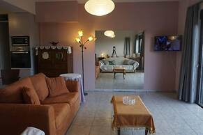 Lovely Modern Studio in Romanos Patras, Greece