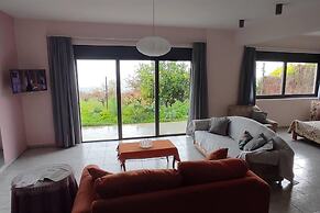 Lovely Modern Studio in Romanos Patras, Greece