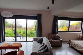 Lovely Modern Studio in Romanos Patras, Greece