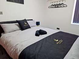 Black Pearl Luxury Apartments