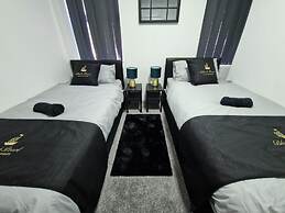 Black Pearl Luxury Apartments