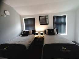 Black Pearl Luxury Apartments