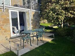 Immaculate 1-bed Studio With Outside Patio