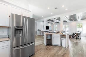 Destin Oasis by Avantstay Outdoor Kitchen, Game Room & Pool!