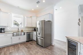 Destin Oasis by Avantstay Outdoor Kitchen, Game Room & Pool!