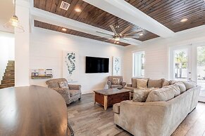 Destin Oasis by Avantstay Outdoor Kitchen, Game Room & Pool!