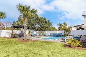 Destin Oasis by Avantstay Outdoor Kitchen, Game Room & Pool!