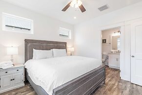 Destin Oasis by Avantstay Outdoor Kitchen, Game Room & Pool!