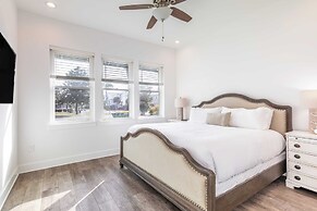 Destin Oasis by Avantstay Outdoor Kitchen, Game Room & Pool!