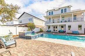 Destin Oasis by Avantstay Outdoor Kitchen, Game Room & Pool!