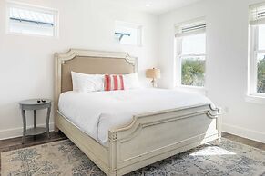 Destin Oasis by Avantstay Outdoor Kitchen, Game Room & Pool!