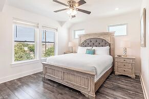 Destin Oasis by Avantstay Outdoor Kitchen, Game Room & Pool!