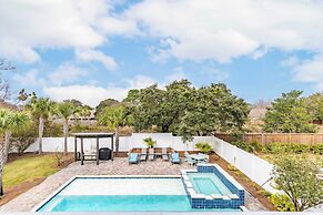 Destin Oasis by Avantstay Outdoor Kitchen, Game Room & Pool!