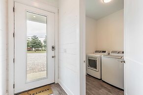 Destin Oasis by Avantstay Outdoor Kitchen, Game Room & Pool!