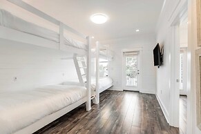 Destin Oasis by Avantstay Outdoor Kitchen, Game Room & Pool!