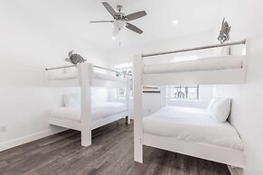 Destin Oasis by Avantstay Outdoor Kitchen, Game Room & Pool!