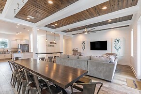 Destin Oasis by Avantstay Outdoor Kitchen, Game Room & Pool!