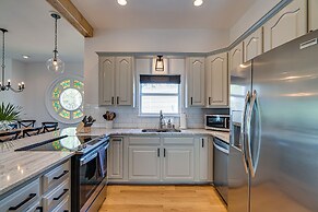 Magnolia Charms by Avantstay 2 Mins TO Beach Pet Friendly, BBQ & Balco