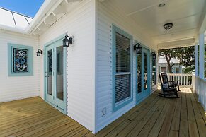 Magnolia Charms by Avantstay 2 Mins TO Beach Pet Friendly, BBQ & Balco