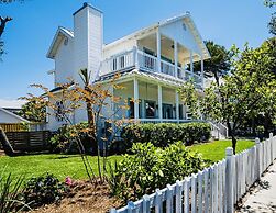 Magnolia Charms by Avantstay 2 Mins TO Beach Pet Friendly, BBQ & Balco