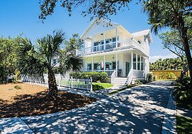 Magnolia Charms by Avantstay 2 Mins TO Beach Pet Friendly, BBQ & Balco