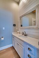 Magnolia Charms by Avantstay 2 Mins TO Beach Pet Friendly, BBQ & Balco