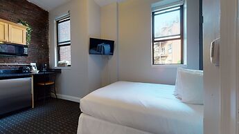 Maverick Suites at 400 Columbus Ave